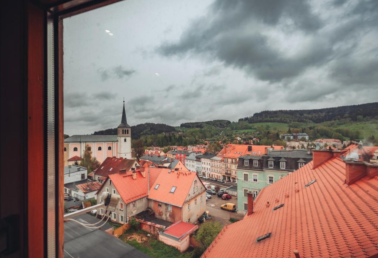 Duzy Apartament Duszniki-Zdroj Duszniki Zdrój Dış mekan fotoğraf